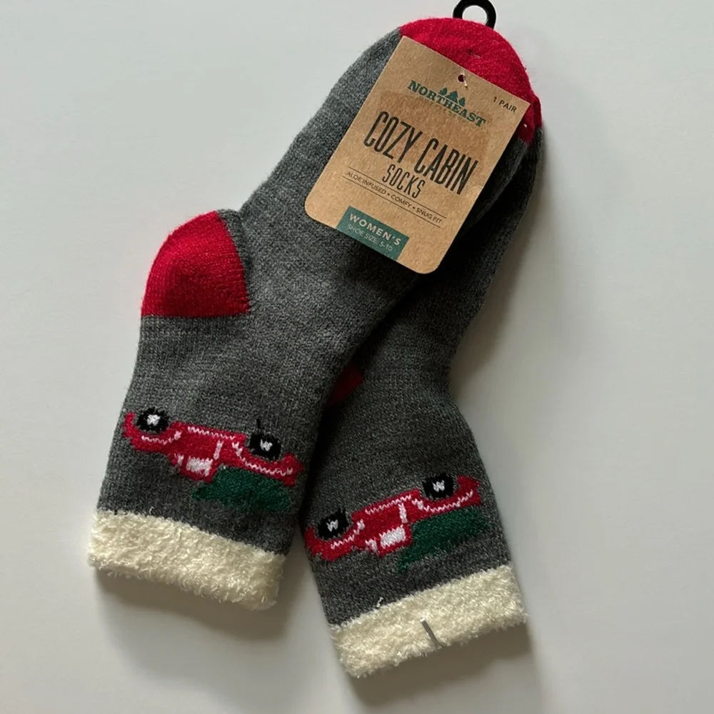 Northeast Outfitters Women’s Christmas Holiday Truck Cozy Cabin Socks